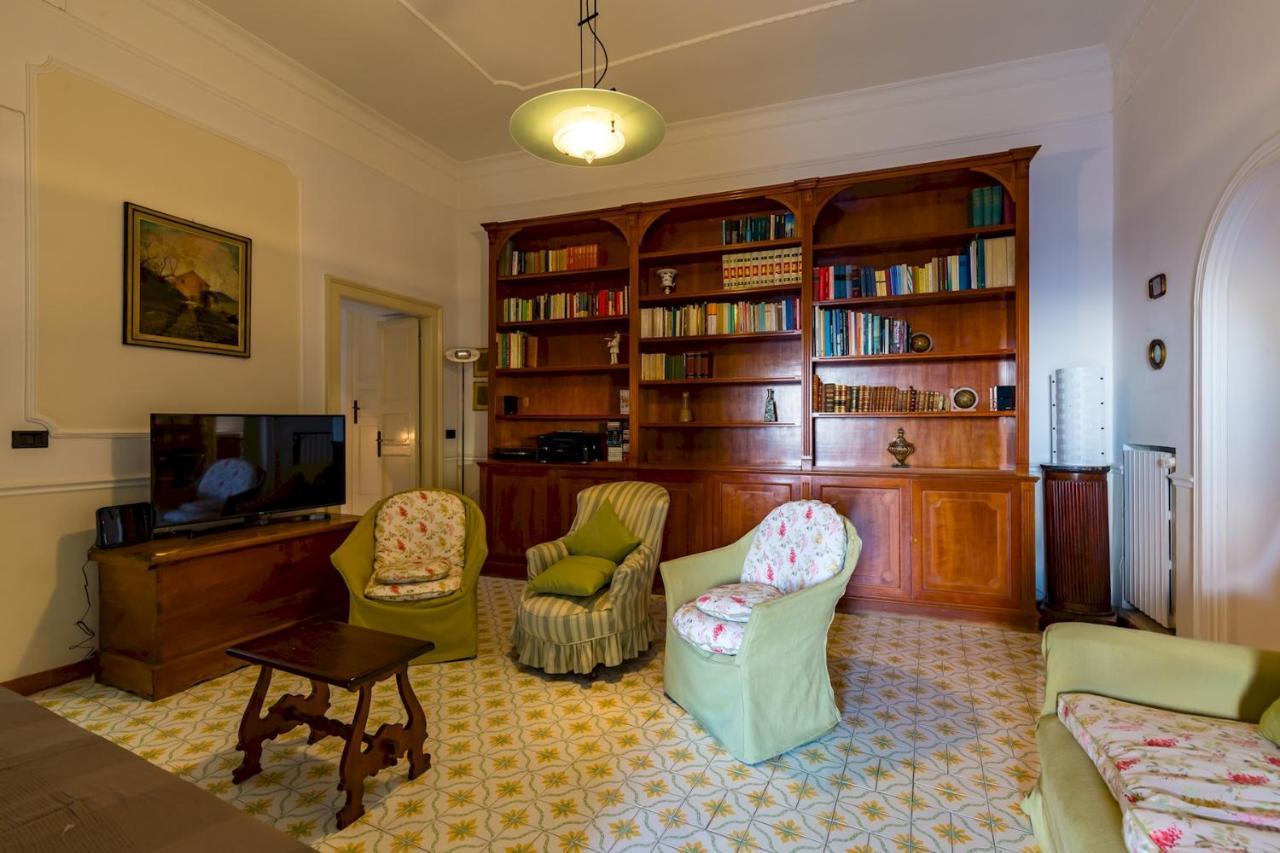 Villa Paola - Hidden Panoramic Garden And Terraces By Napoliapartments מראה חיצוני תמונה