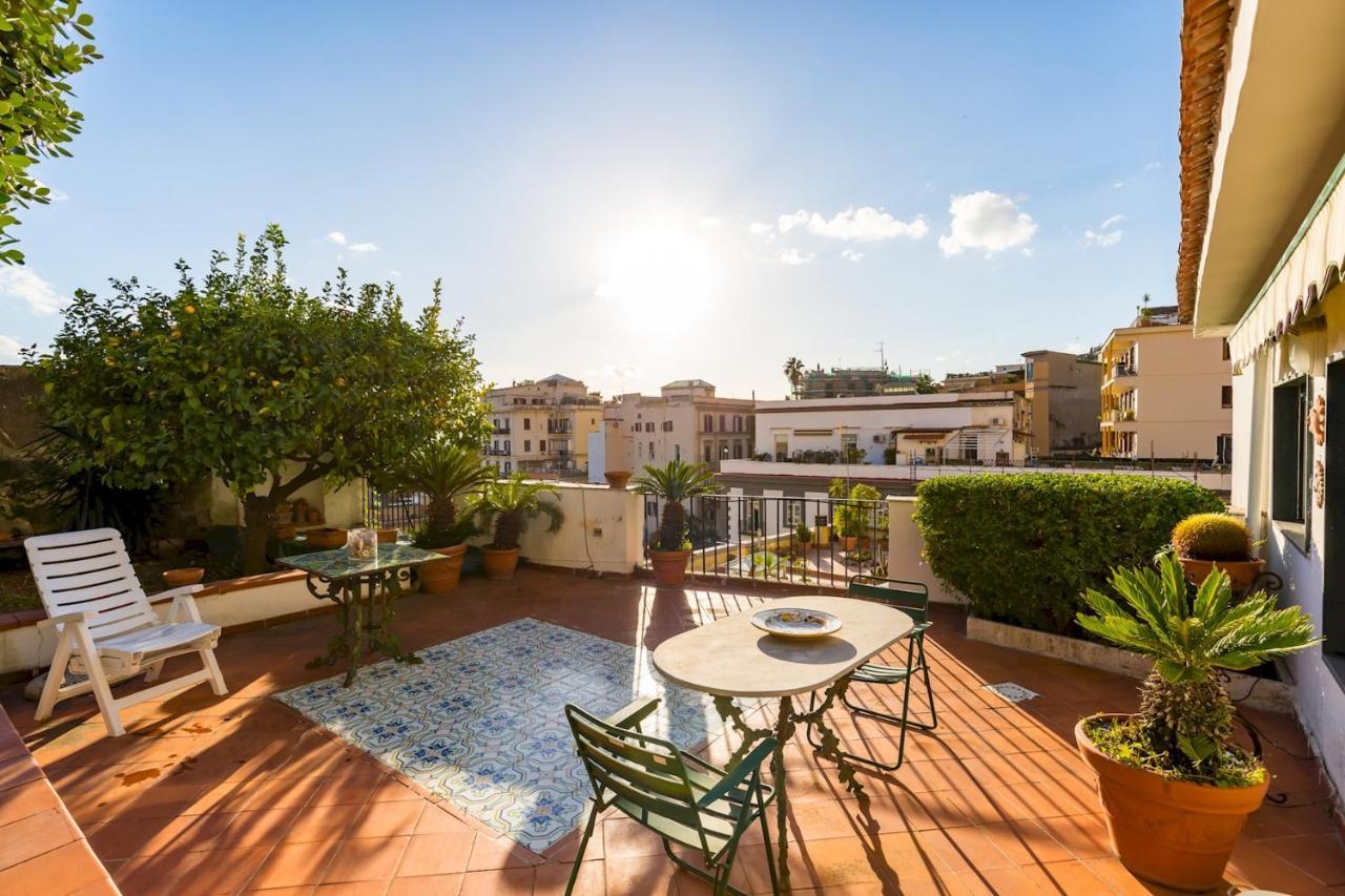 Villa Paola - Hidden Panoramic Garden And Terraces By Napoliapartments מראה חיצוני תמונה